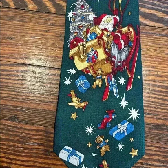 CC Hughes 100% Silk Santa’s Sleigh Reindeer Green Christmas Men’s Neck Tie - Picture 3 of 6